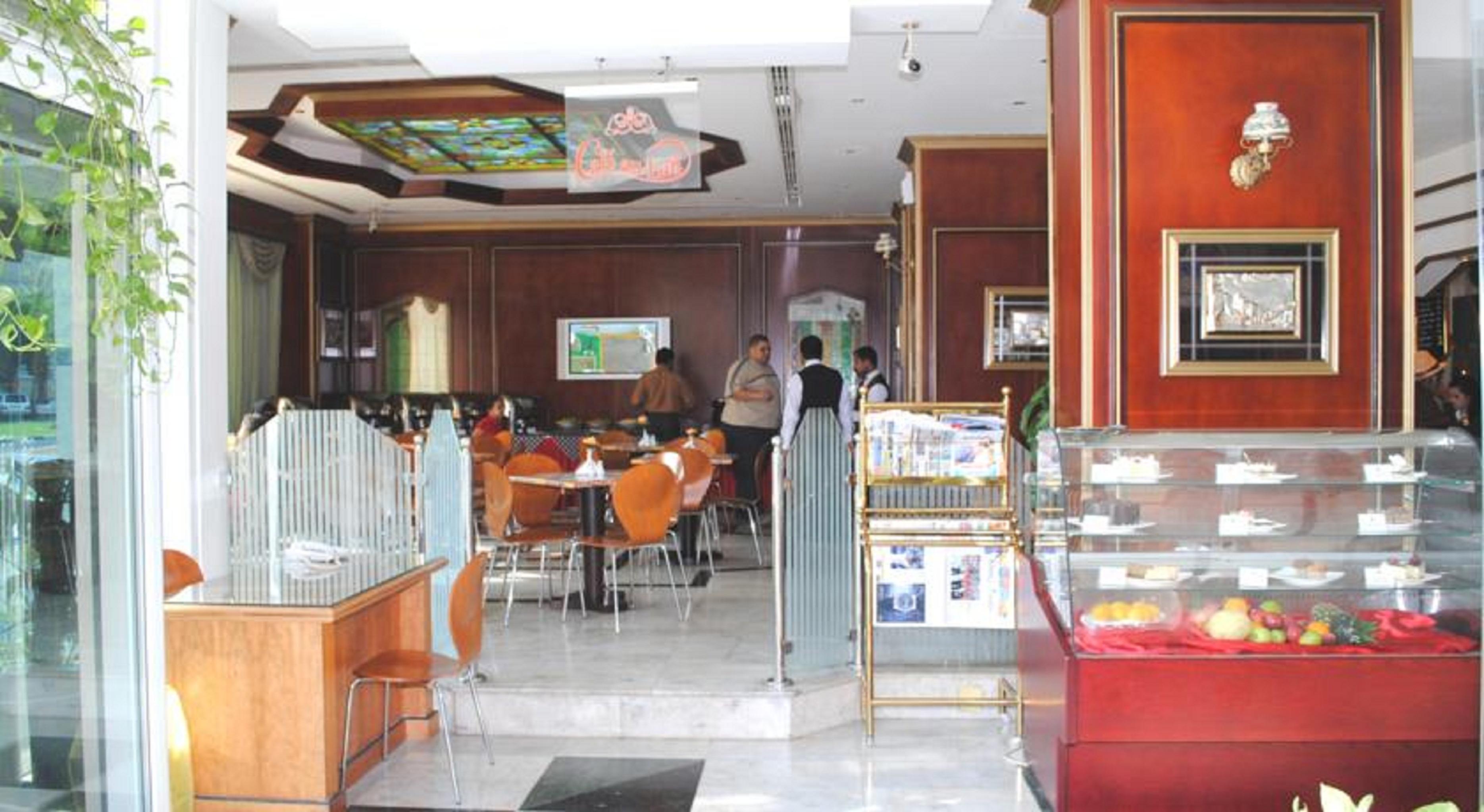 Ramee Guestline Hotel Muskat Bagian luar foto